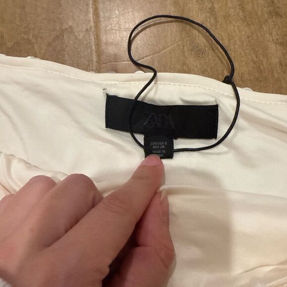 Zara Sequinned Mini Skirt - Picture 4 of 4